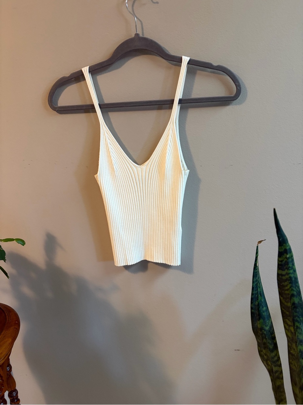 H&M Ribbed V-Neck Crop Tank - Cream - Picture 2 of 3